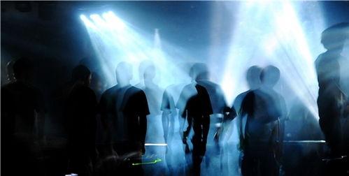 酒吧吃瓜事件最近,一场意外引发的社交网络热议